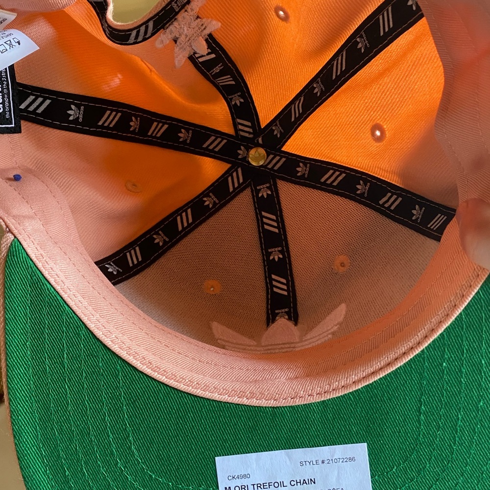 Brand new Adidas hat. Still has tag. Never been worn